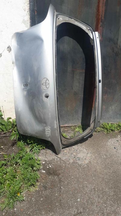 Лот: 9912729. Фото: 1. Дверь багажника Toyota Vitz без... Кузов