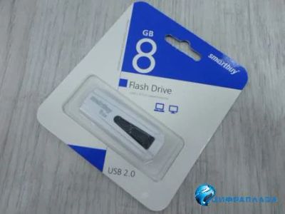 Лот: 13400315. Фото: 1. 8GB накопитель Smartbuy IRON белый. USB-флеш карты