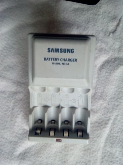 Лот: 16234310. Фото: 1. Зарядное устройство AA AAA Samsung... Зарядные устройства, блоки питания для бытовой техники