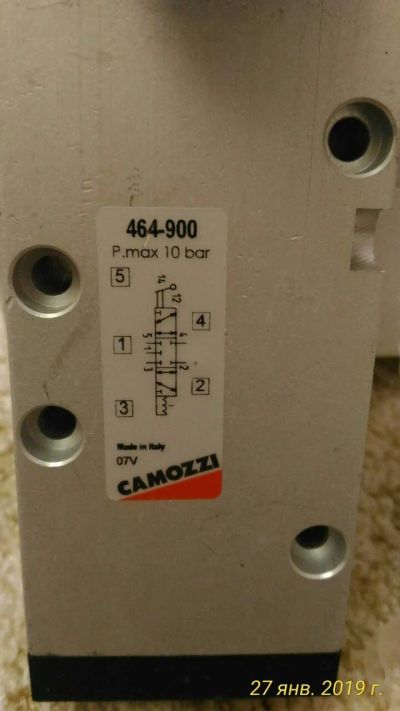 Лот: 13069972. Фото: 1. Пневмораспределитель Camozzi 464-900. Пневмоинструмент