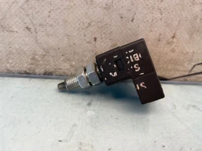 Лот: 23532072. Фото: 1. концевик педали тормоза Kia Rio... Двигатель и элементы двигателя