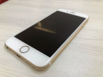 Лот: 11685917. Фото: 1. Apple iPhone 6S 16Гб Gold, почти... Смартфоны