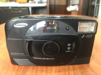 Лот: 25888808. Фото: 1. Фотоаппарат Samsung F-111. Плёночные компактные