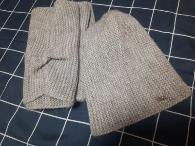 Лот: 25898504. Фото: 1. Комплект шапка и шарф. Другое (одежда, обувь, галантерея)