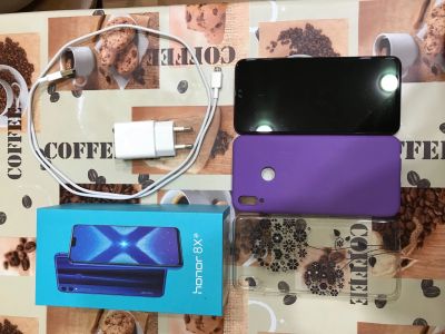 Лот: 14951248. Фото: 1. Смартфон Honor 8x. Смартфоны