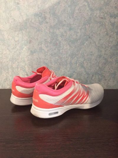 Лот: 8884606. Фото: 1. Кроссовки Reebok женские 39 размер. Кеды, кроссовки, слипоны
