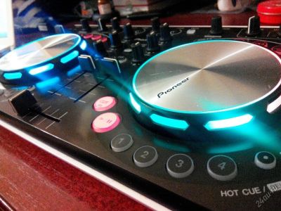 Лот: 5320730. Фото: 1. DJ контроллер Pioneer DDJ WEGO-W. DJ-оборудование