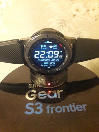 Лот: 10941745. Фото: 1. Samsung gear s3 frontier. Смарт-часы, фитнес-браслеты, аксессуары