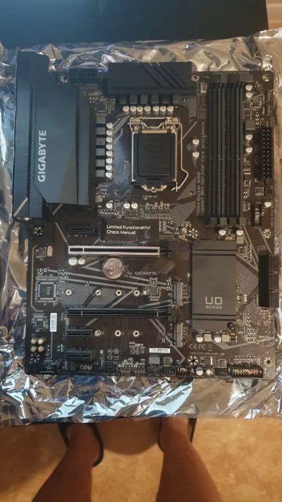 Лот: 19876476. Фото: 1. Материнская плата gigabyte Z490... Материнские платы