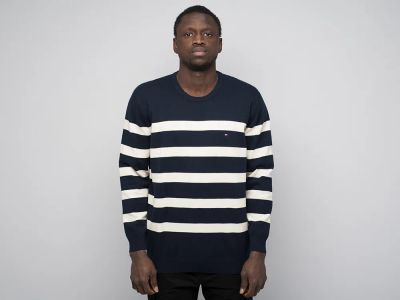 Лот: 21424144. Фото: 1. Свитшот Tommy Hilfiger. Свитеры, толстовки, худи