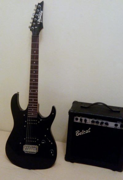 Лот: 8228279. Фото: 1. Электрогитара Ibanez GRX20 Black... Гитары
