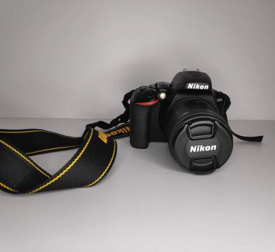 Лот: 19986141. Фото: 1. Фотокамера Nikon D3500 Kit + AF-P... Цифровые зеркальные
