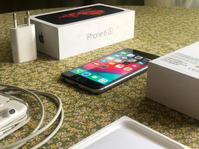 Лот: 15950597. Фото: 1. iPhone 6S 16GB. Смартфоны