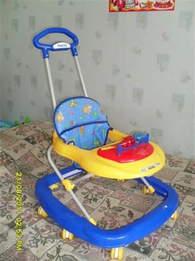 Лот: 1139207. Фото: 1. Продам ходунки. Другое (детский транспорт)
