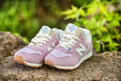 Лот: 8012624. Фото: 1. Женские Кроссовки New Balance... Кеды, кроссовки, слипоны