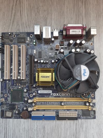 Лот: 25557778. Фото: 1. Материнская плата Foxconn 865G7MF-SH... Материнские платы
