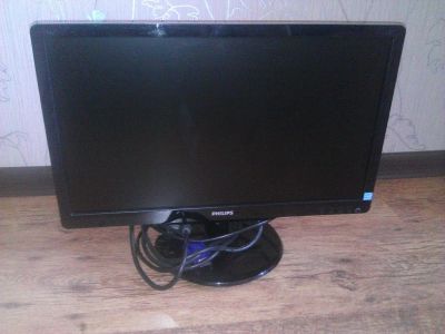 Лот: 7655976. Фото: 1. Монитор Philips. ЖК-мониторы