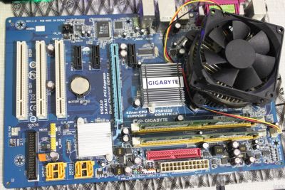 Лот: 13330328. Фото: 1. Gigabyte Ga-p31-S3g + Pentium... Комплекты запчастей
