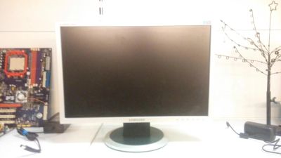 Лот: 5125428. Фото: 1. Монитор Samsung 940NW. ЖК-мониторы