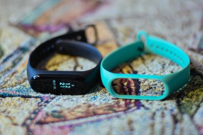 Лот: 14983914. Фото: 1. Mi band 3 + дополнительный ремешок. Смарт-часы, фитнес-браслеты, аксессуары