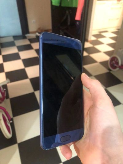Лот: 14942747. Фото: 1. Honor 9 64gb. Смартфоны