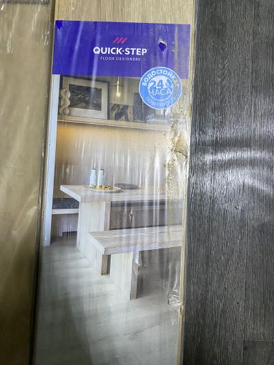 Лот: 25553212. Фото: 1. Quick step classic CLH4084 дуб... Напольные покрытия
