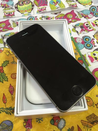 Лот: 6751426. Фото: 1. iPhone 5s 32gb Space Gray. Смартфоны