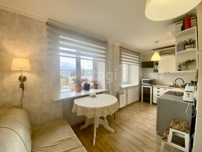 Лот: 20941253. Фото: 1. Продам 4-комн. кв. 60.7 кв.м... Квартиры, студии