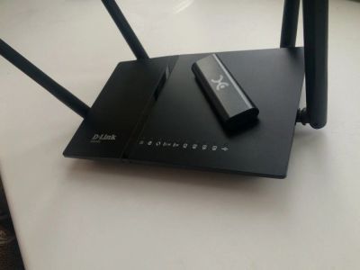 Лот: 11189237. Фото: 1. D-LINK DIR-825/AC/G1A + Yota modem... Маршрутизаторы (роутеры)