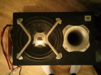 Лот: 9597943. Фото: 1. Продам сабвуфер JBL 1204. Сабвуферы