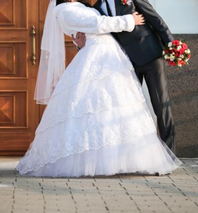 Лот: 4951556. Фото: 1. Свадебное платье 46-48. Свадебные платья