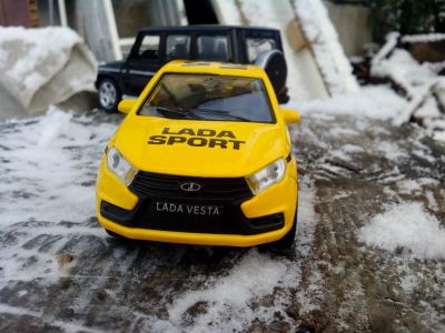 Лот: 10437103. Фото: 1. Lada Vesta моделька. Автомоделизм