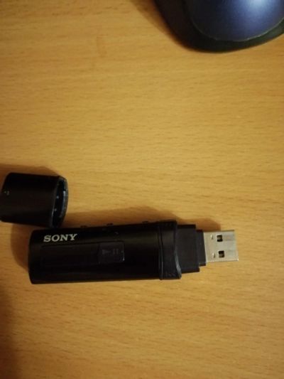 Лот: 14282946. Фото: 1. Mp3 Sony. Портативные, беспроводные колонки