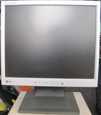 Лот: 9938537. Фото: 1. lg 1710. ЖК-мониторы