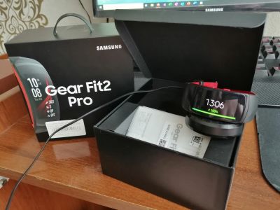 Лот: 15684641. Фото: 1. Samsung Gear Fit2 Pro. Смарт-часы, фитнес-браслеты, аксессуары