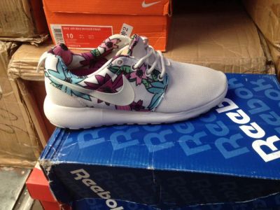 Лот: 8077797. Фото: 1. Nike roshe run 2016. Кеды, кроссовки, слипоны
