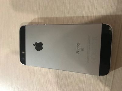 Лот: 14990729. Фото: 1. iPhone SE. Смартфоны