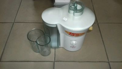 Лот: 10967389. Фото: 1. Соковыжималка Bosch (3413). Кухонная