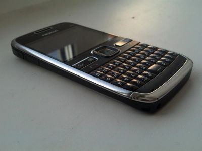 Лот: 2977591. Фото: 1. Nokia E72 в хорошем состоянии. Смартфоны