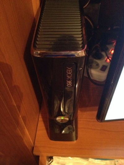 Лот: 4453748. Фото: 1. Xbox 360 slim 250 Гб. Игровые приставки, консоли