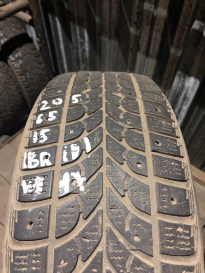 Лот: 24890909. Фото: 1. (1шт) 205/65R15 Bridgestone WT-17. Шины
