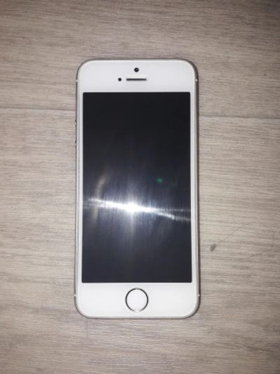 Лот: 8437801. Фото: 1. Iphone 5s gold 32gb. Смартфоны