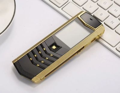 Лот: 10168963. Фото: 1. Телефон Vertu Signature Gold. Кнопочные мобильные телефоны