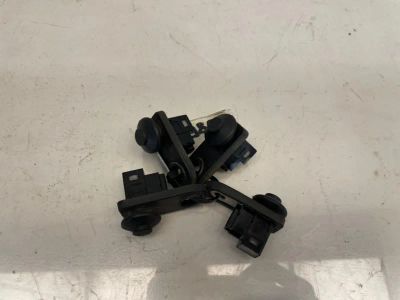 Лот: 23018084. Фото: 1. концевик двери Hyundai IX35 LM. Другое (автозапчасти)
