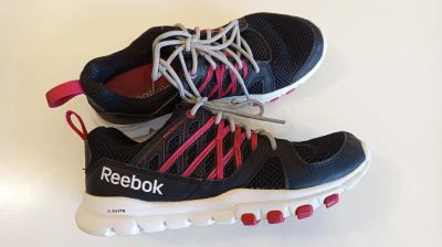 Лот: 25441349. Фото: 1. Кроссовки женские Reebok training... Кеды, кроссовки, слипоны