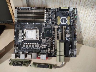 Лот: 16651554. Фото: 1. Материнская плата lga 1366. Материнские платы