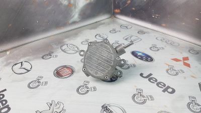 Лот: 23585599. Фото: 1. Насос вакуумный Toyota Auris 2ZR-FAE... Двигатель и элементы двигателя