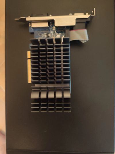 Лот: 19407847. Фото: 1. Gt710. Видеокарты