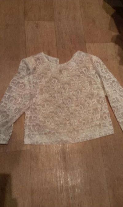 Лот: 6248802. Фото: 1. Блузка с бисером 44-46 красивая. Блузы, рубашки, водолазки