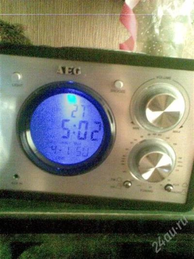 Лот: 906536. Фото: 1. приемник с часами. Тюнеры, радиоприёмники